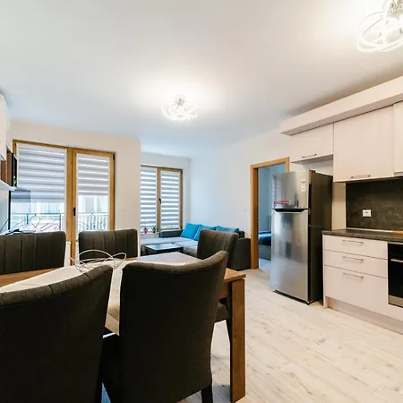 за гости веси Μπουργκάς