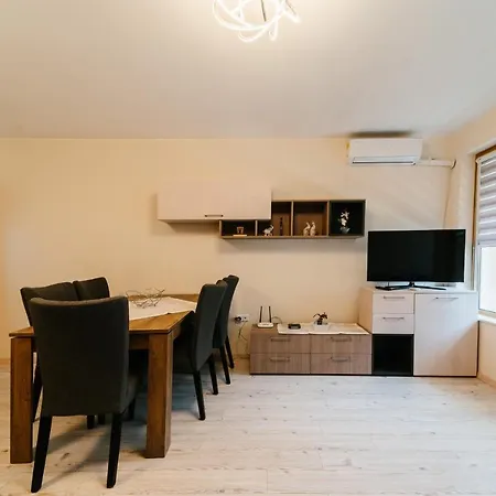 за гости веси * Μπουργκάς